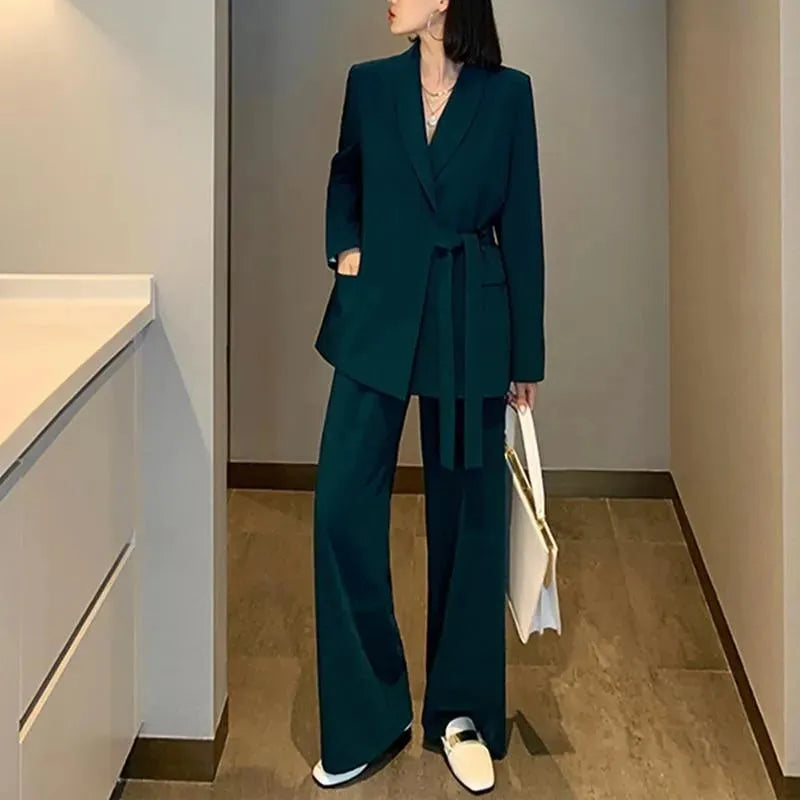 Display Ladies Suit Shopping 31,100+ Clothing Store Display Stock Photos, Pictures Royalty-Free Images  IStock