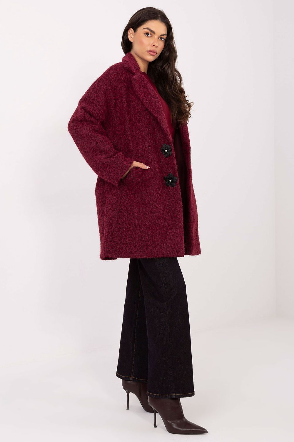 Women's Knee Length Brooch Overcoat — Beige
