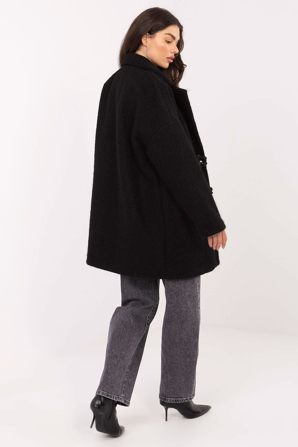 Women's Knee Length Brooch Overcoat — Beige