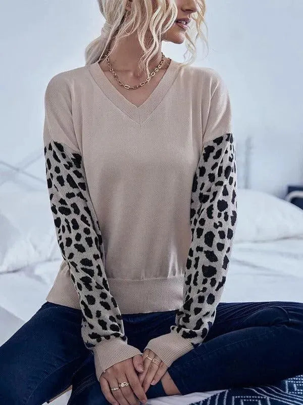 Women’s V-Neck Knit Pullover Sweater – Wild Print