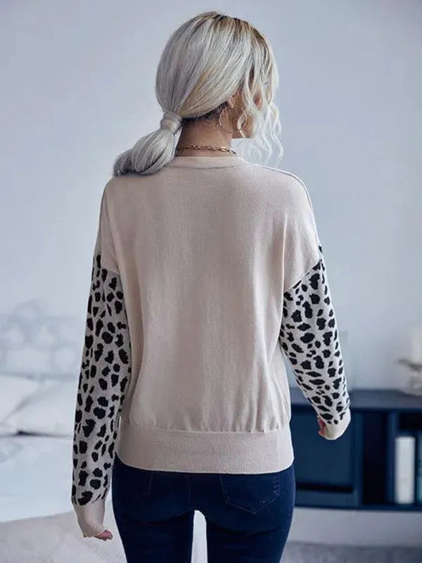 Women’s V-Neck Knit Pullover Sweater – Wild Print