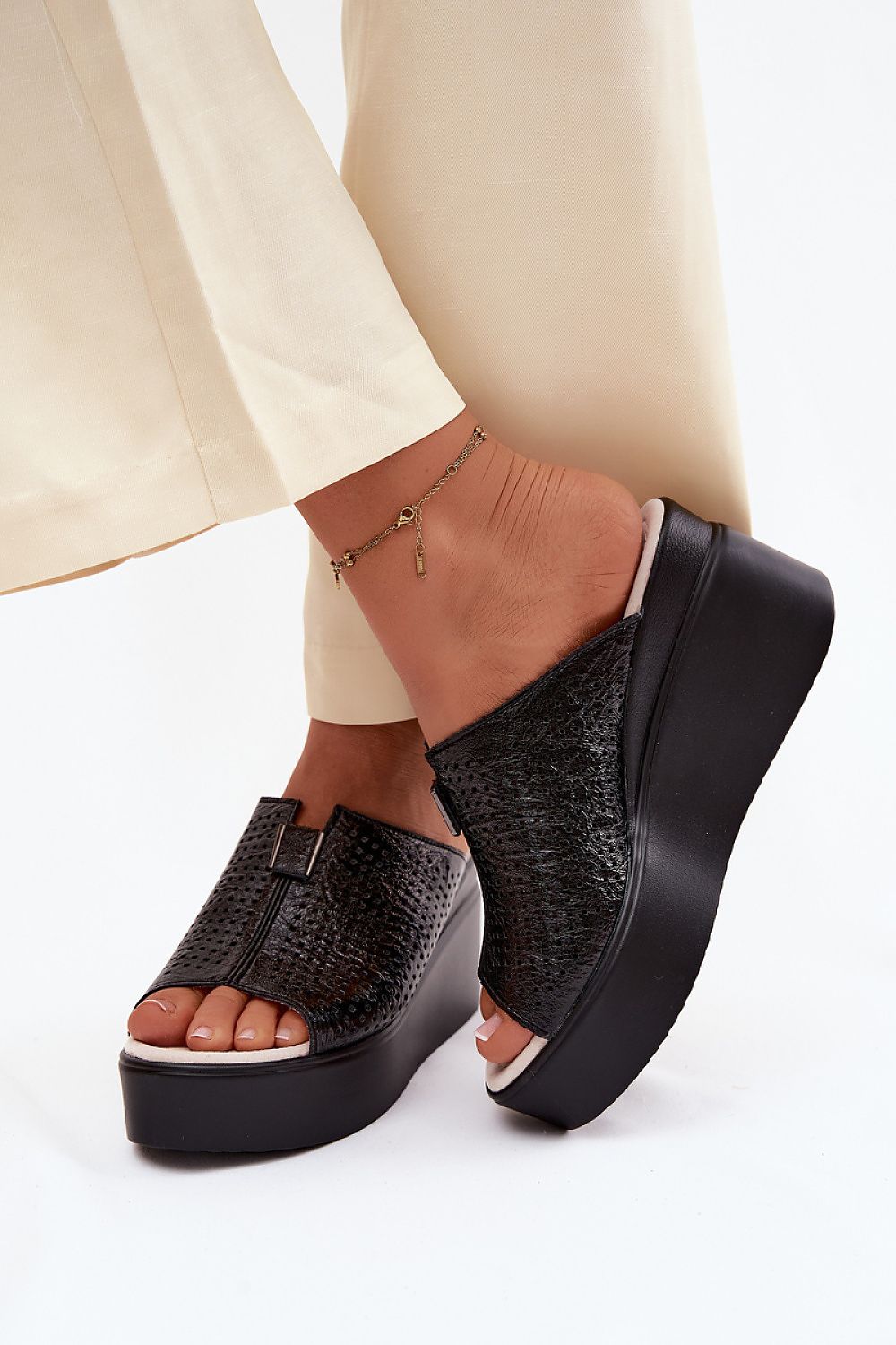  Buskin model 227430 Step in style 