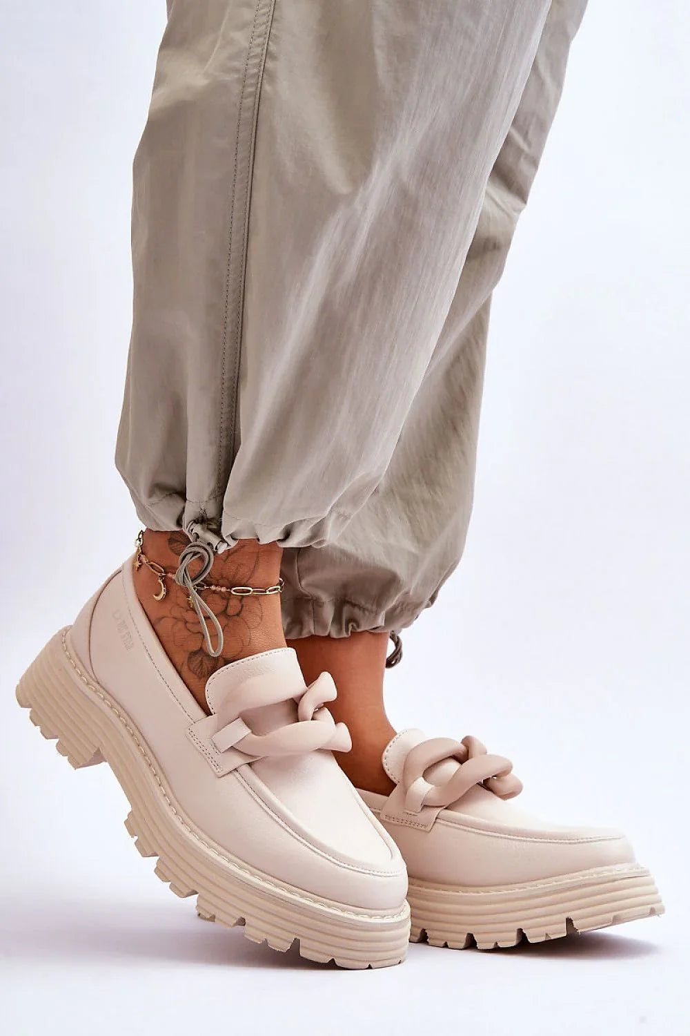 Women’s beige chunky platform moccasin loafers, casual street style women’s chunky loafers for spring and autumn