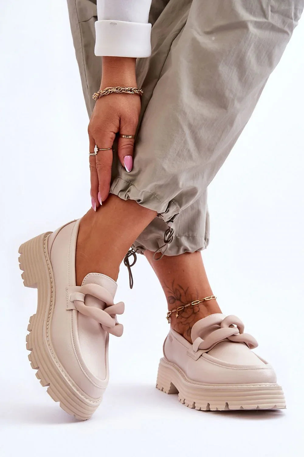 Women’s beige chunky platform moccasin loafers, casual street style women’s chunky loafers for spring and autumn