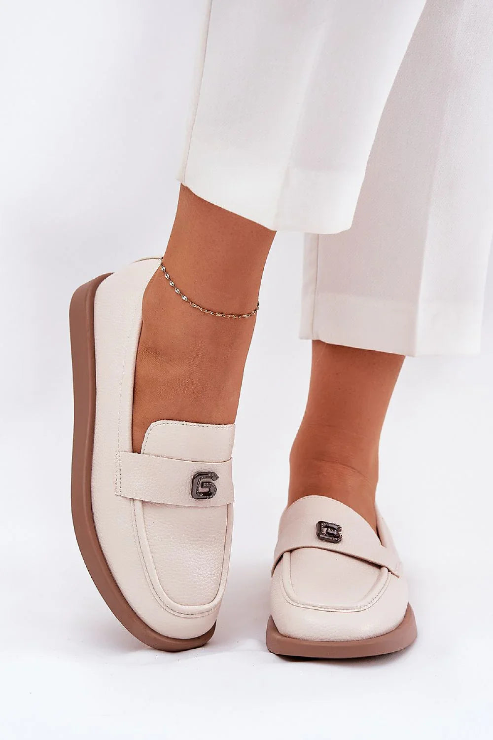 Women’s beige platform moccasin loafers, classic elegant women’s platform loafers for spring and autumn