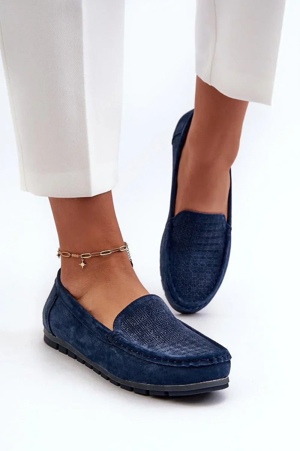 Women’s suede moccasin loafers in navy and pink, comfortable women’s suede loafers for spring–summer outfits